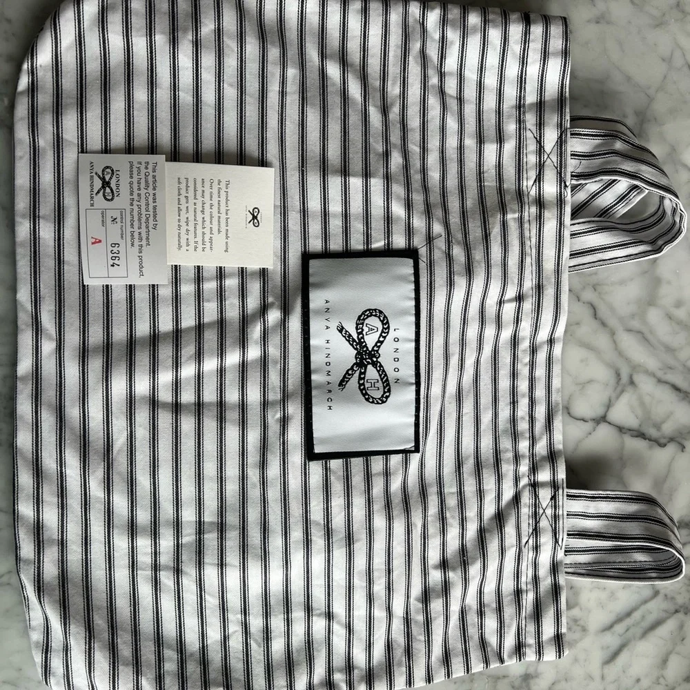 Anya Hindmarch Raffia & Patent Leather Clutch - Picture 6 of 6